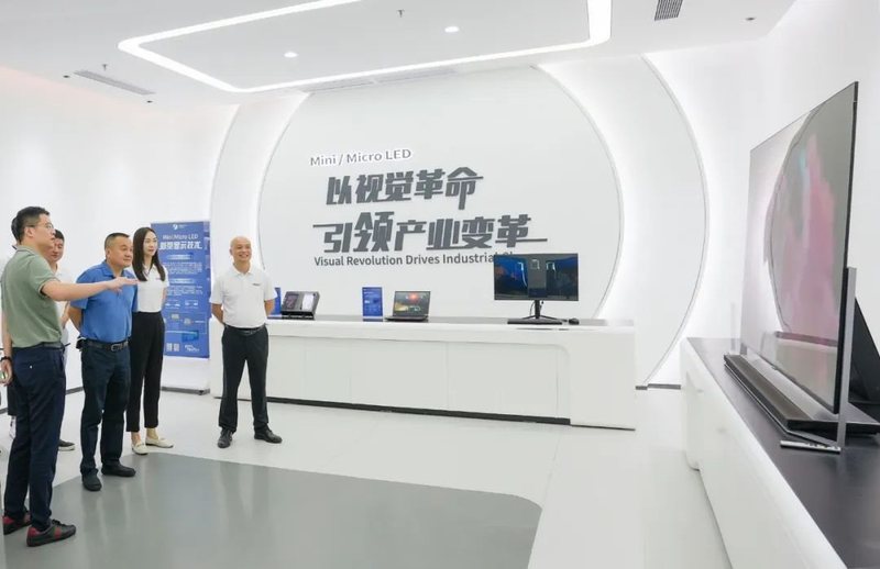 泸州老窖集团、泸州老窖股份党委书记、董事长刘淼率队调研考察鸿利智汇