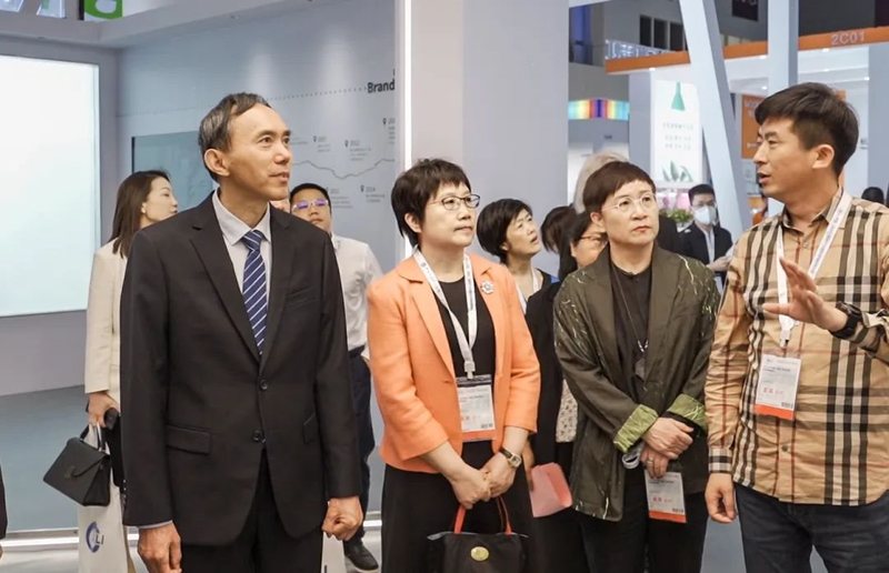 以科技创新融合 用智能绿色提质——首届中国（深圳）照明产业链科技创新展览会亮相鹏城