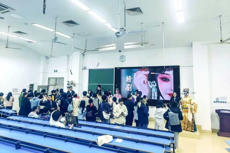 学生抬头率100%！雷曼光电助力陈俐老师非遗传承精彩教学