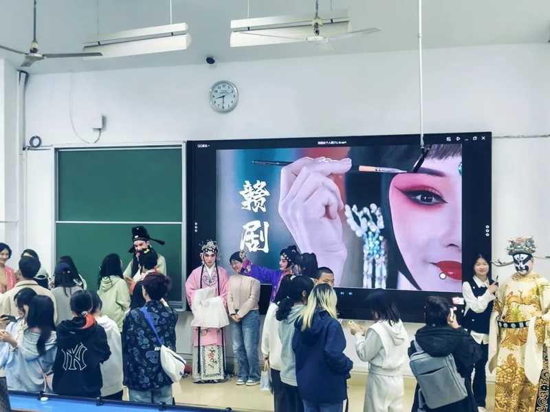 学生抬头率100%！雷曼光电助力陈俐老师非遗传承精彩教学